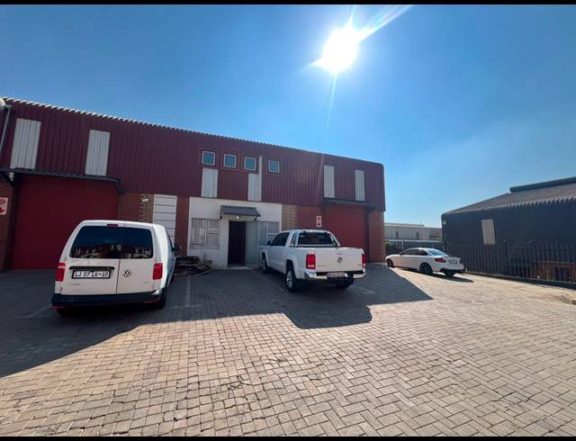 299M² WAREHOUSE TO LET IN SUNDERLAND RIDGE
